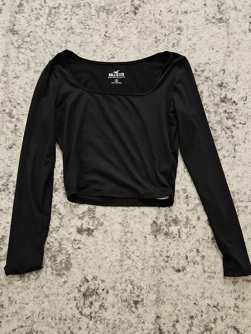Hollister Black Long-Sleeve Scoop Crop Top
